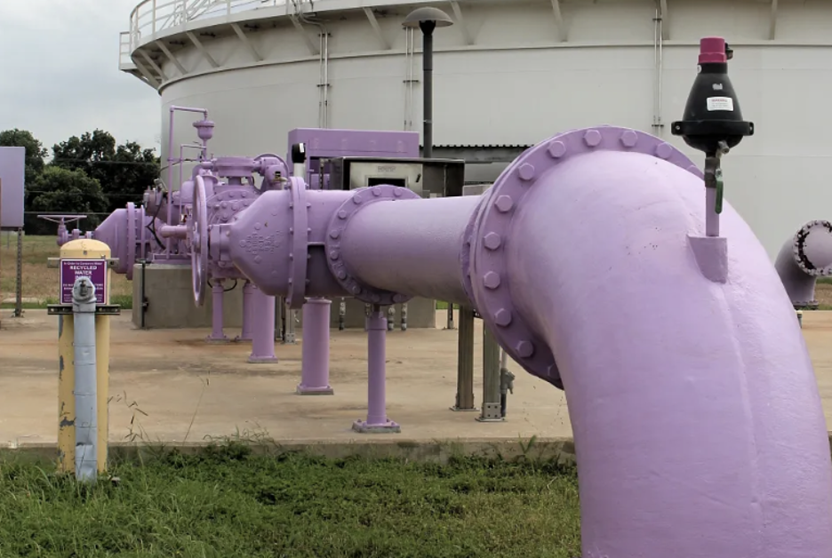 Austin Water’s GoPurple program reimburses certain costs for new customers to connect to the utility’s reclaimed water infrastructure, incentivizing commercial water reuse.
